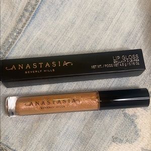 Anastasia Lip Gloss in Freya